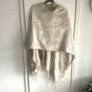 Tommy Bahama Cream and Tan Reversible Pashmina Wrap
